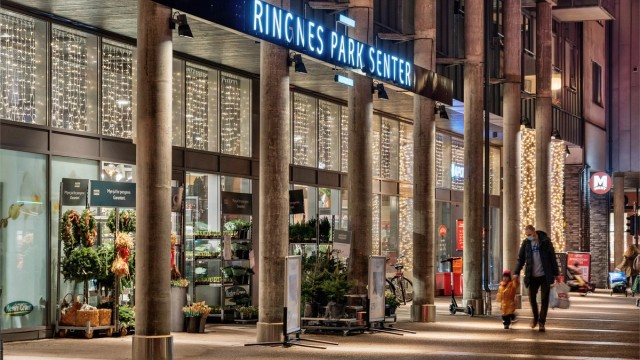 Ringenespark med bla. Ringen kino, Meny, Mestergrønn, Frisør, Baker Nordli og Sats