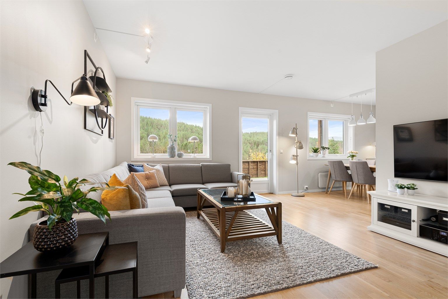 Velkommen til Dalsida 11B presentert av Eiendomsmegler Camilla Christensen. Foto Stian Wiik