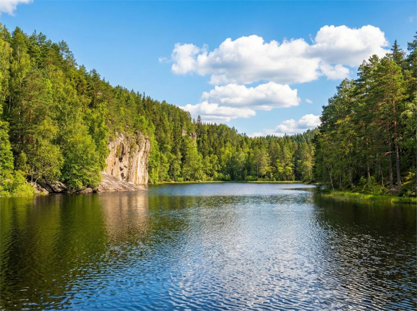 I Østmarka finner du Nøklevann og Ulsrudvann med flott badeplass.