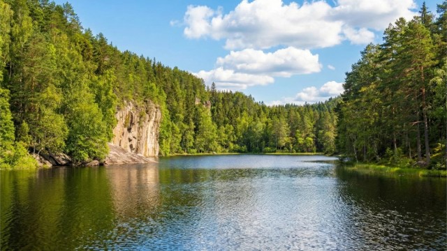 I Østmarka finner du Nøklevann og Ulsrudvann med flott badeplass.