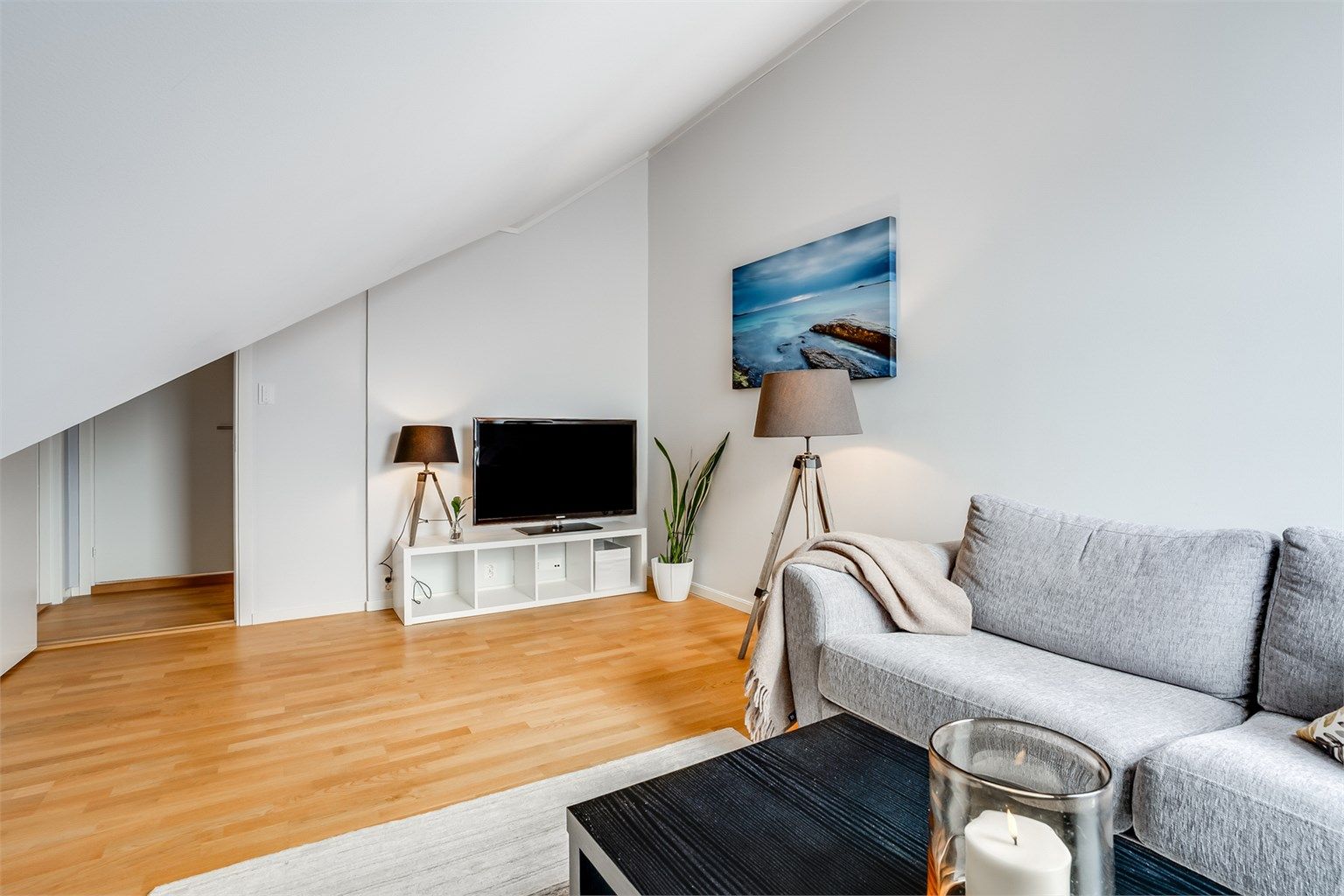 Koselig loftstue med mulighet for bruk som soverom