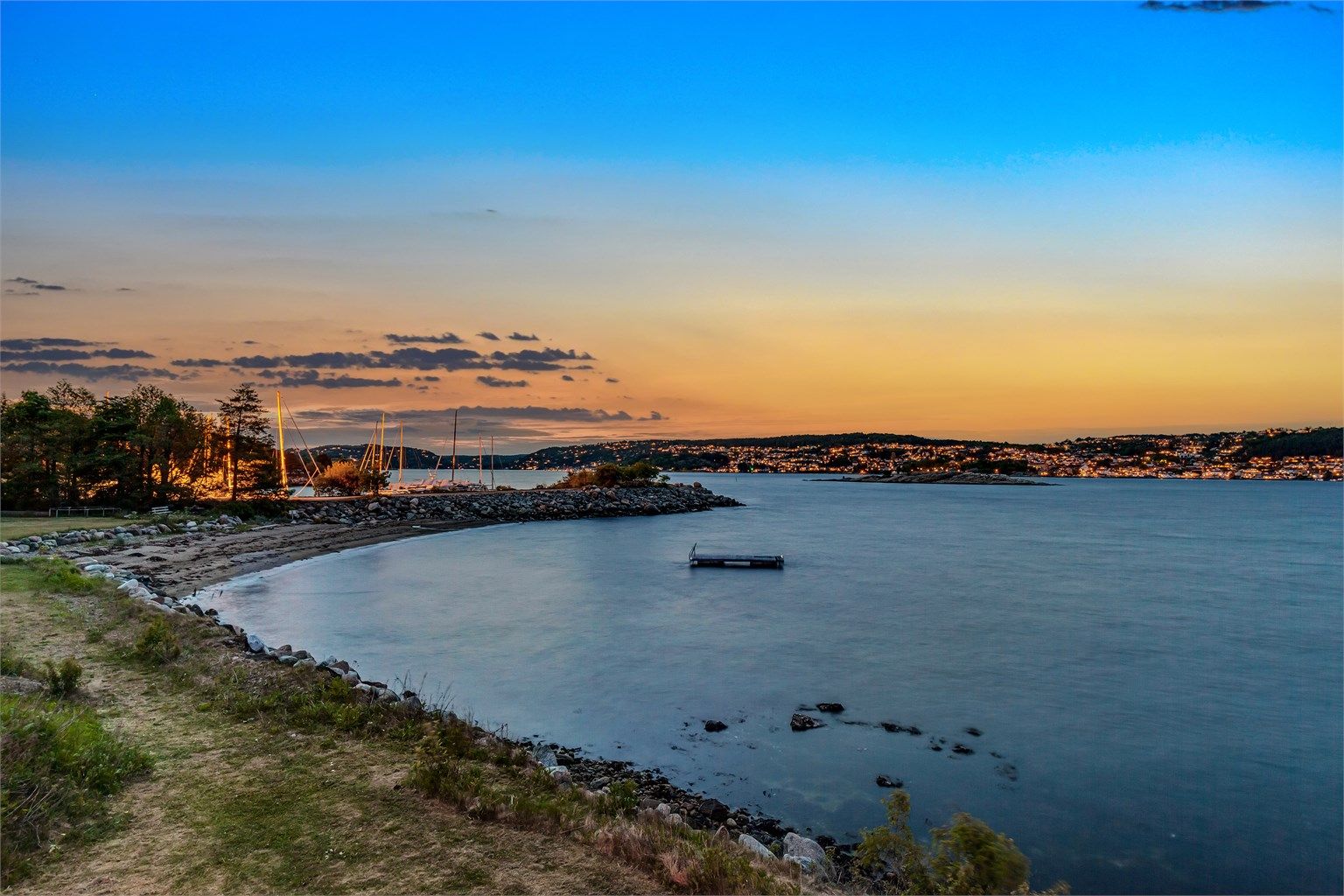 Storsand ligger i Asker kommune, kun 45 minutters kjøretur fra Oslo, rett over Drøbak.