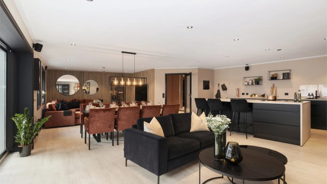 Velkommen til Nedre Strandgate 37B - presentert av Krogsveen v/eiendomsmegler Robert T. Iversen