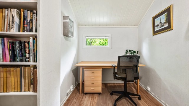 Praktisk rom som egner seg godt som hjemmekontor.