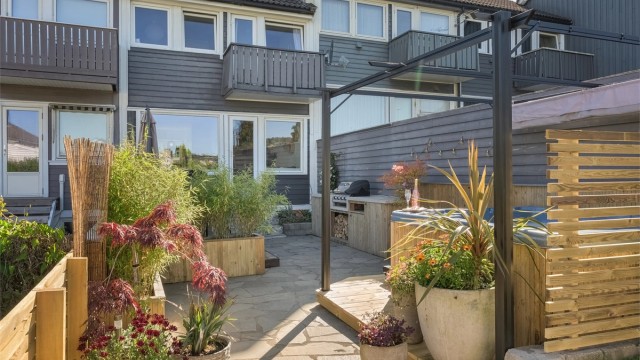 Velkommen til Hjalmar Johansens gate 15B, presenteres av Dardan Shabi v/Eiendomsmegler Krogsveen!