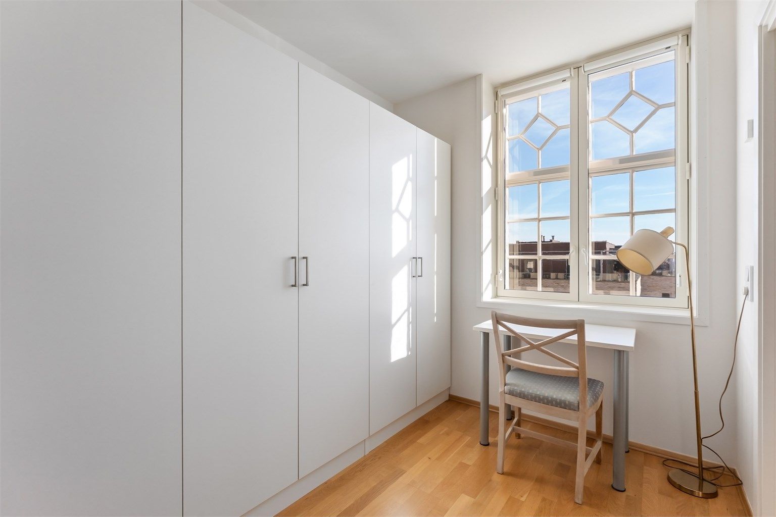 Rommet egner seg godt som gjesterom, barnerom eller kontor.