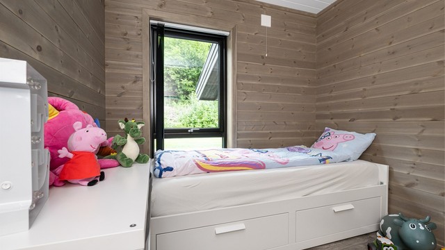 Soverom 2 er benyttet som barnerom, og er på ca 7m²