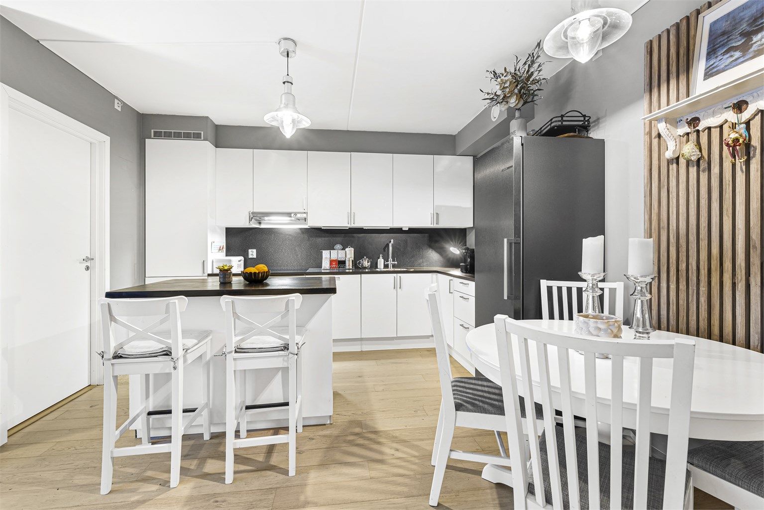 Lettstelt og lys 3-roms leilighet i enden av 1. etasje