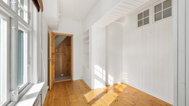 Soverom eller kontor i 1. etasje.