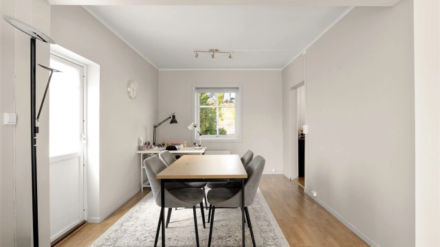 Terrassedør, inngangsdør og vinduer er alle fra 2015.