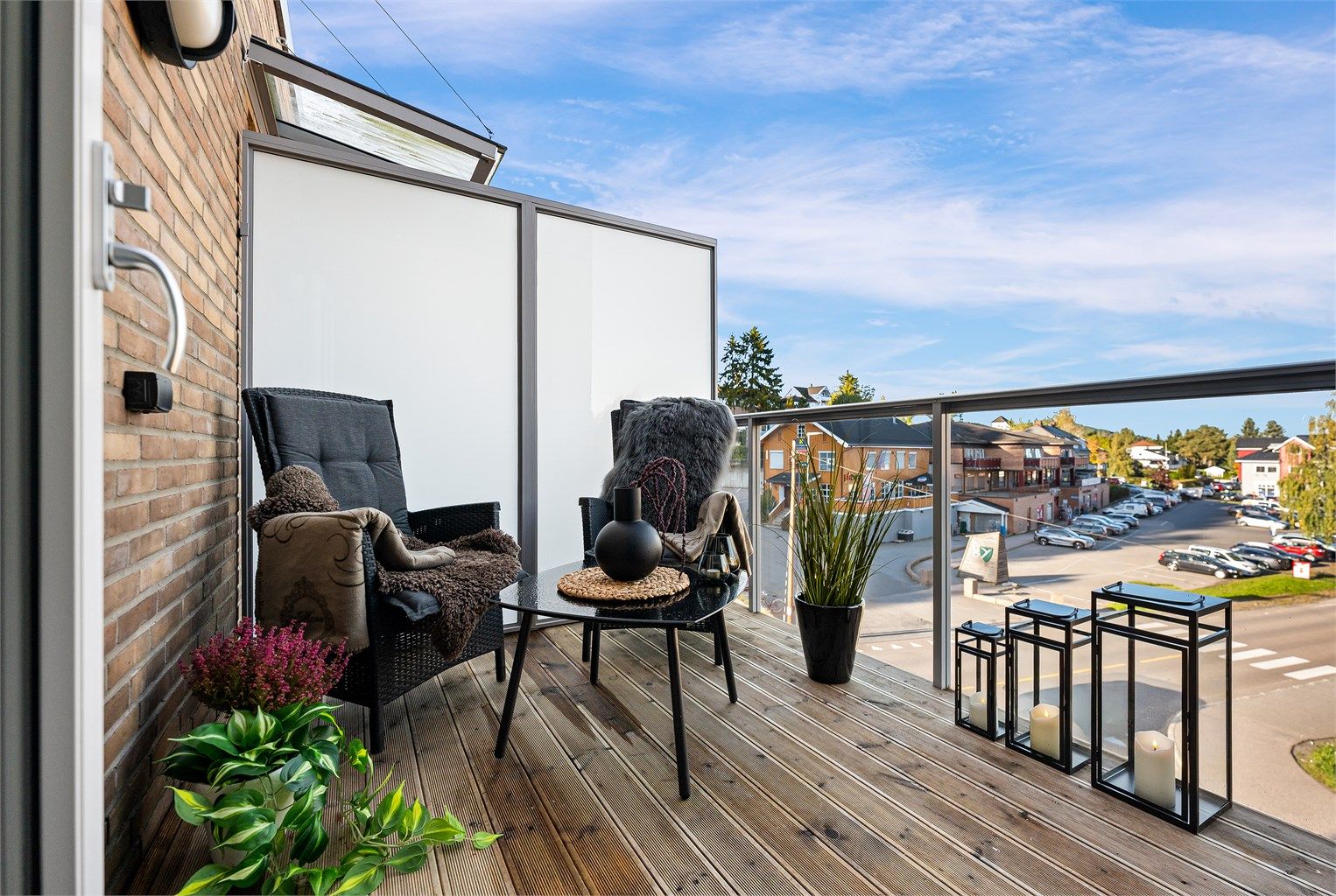 Sentral plassering i Fetsund sentrum med kort vei til tog og butikker - flott utsikt fra 3. etasje