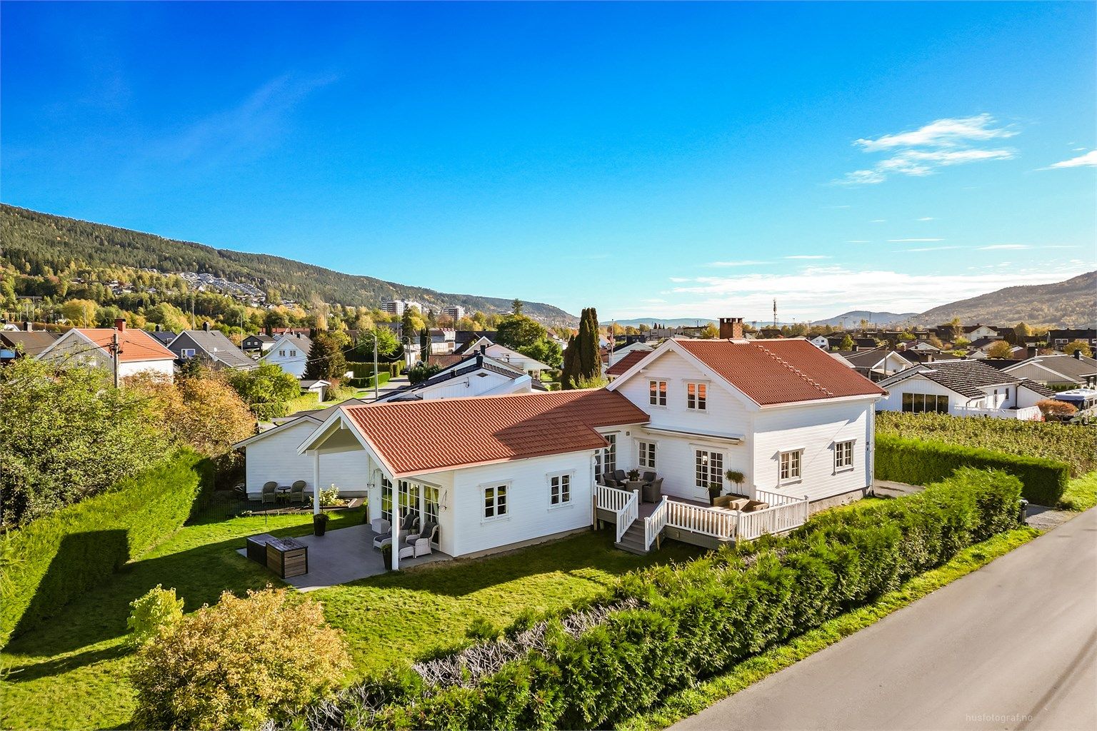Delikat og innbydende enebolig med en romslig planløsning. 
Foto: Haiman Askari.