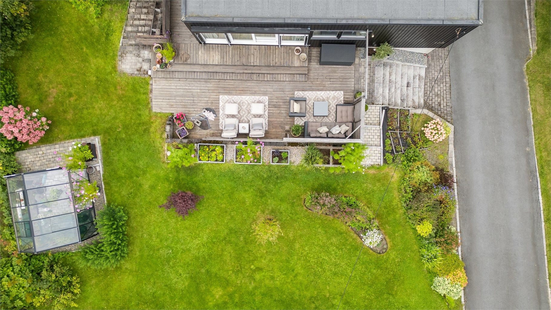 Nydelig bolig og eiendom, flott opparbeidet