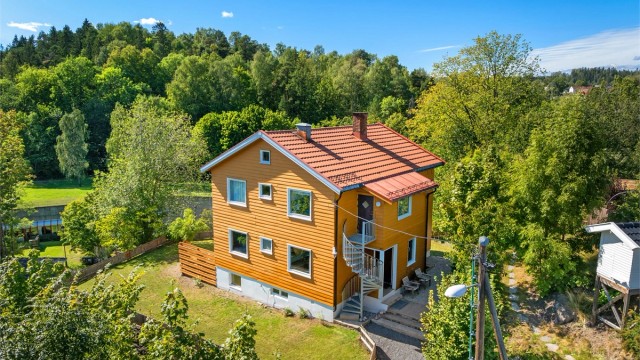 Velkommen til Bauneveien 33. Foto: Zovenfra