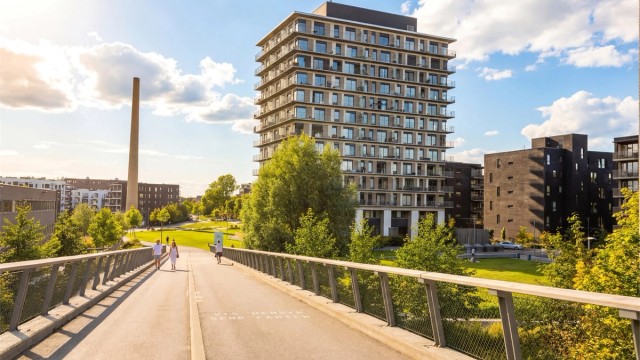 Området er i stadig utvikling med utbygging av boliger, servicefunksjoner, friarealer og infrastruktur.