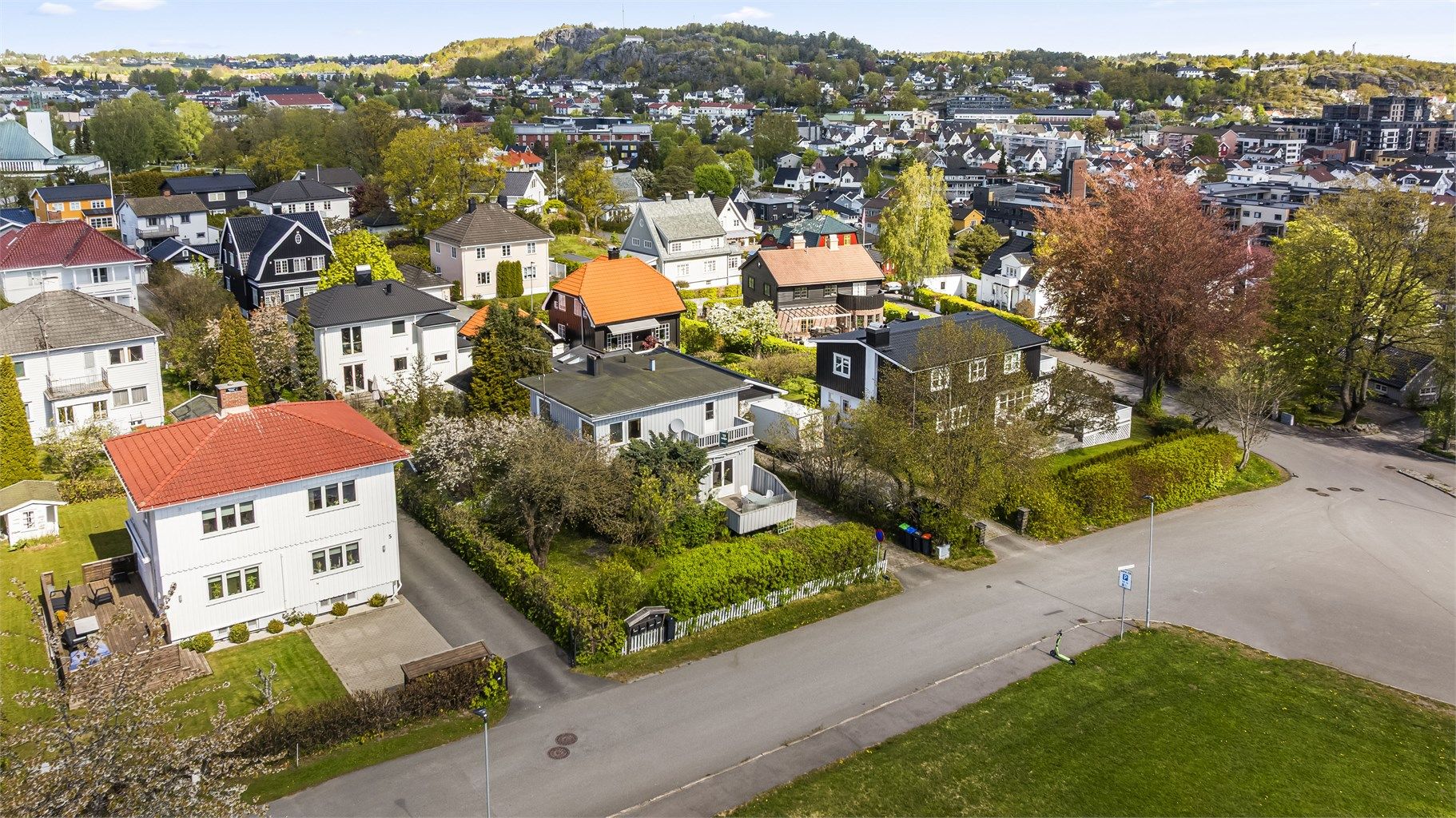 Velkommen til Chr. Christensens plass 3 på Ekeberg!  En sentral og samtidig tilbaketrukket beliggenhet i et populært boligområde. Foto: [Maciej Krzysztof Krawczyk]