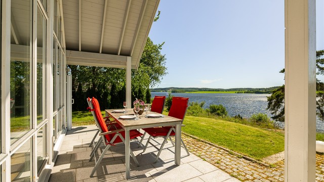 I tillegg til upåklagelig utsikt er også solforholdene meget gode. Plattingen er solfylt fra utpå ettermiddagene og nærmest helt til solen går ned.