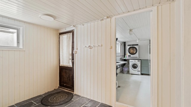 Separat ytterdør og inngang fra underetasjen