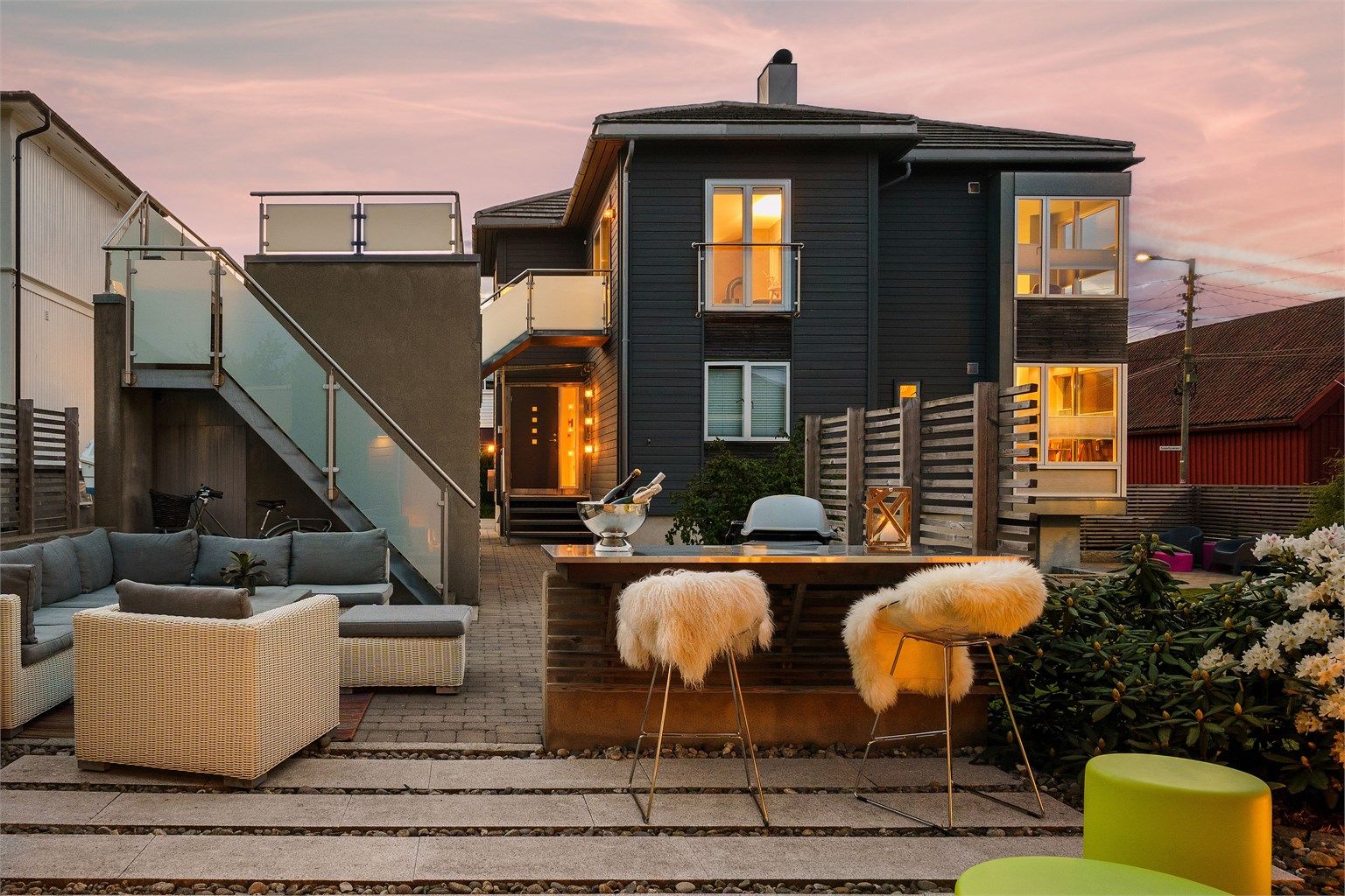 Smertuveien 3 presenteres av Karl Robert Hansen i Krogsveen. 