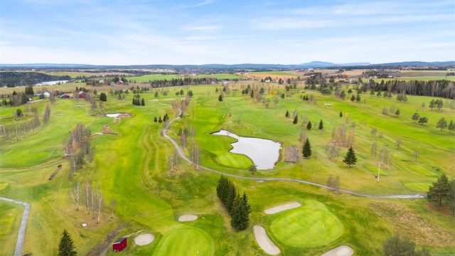 Golfbane i nærområdet - Nes Golfklubb på Vormsund.