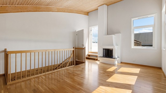 Peisen i stuen gir både varme og hygge