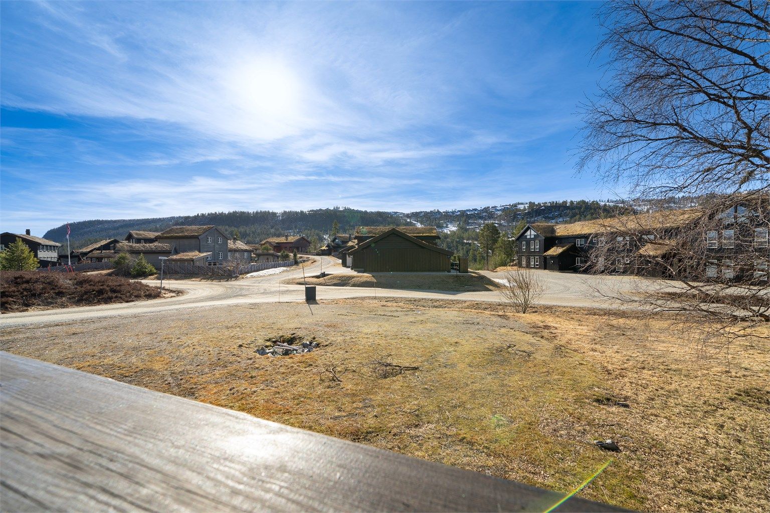 Utsikt mot skisenter og Kvisletoppen.