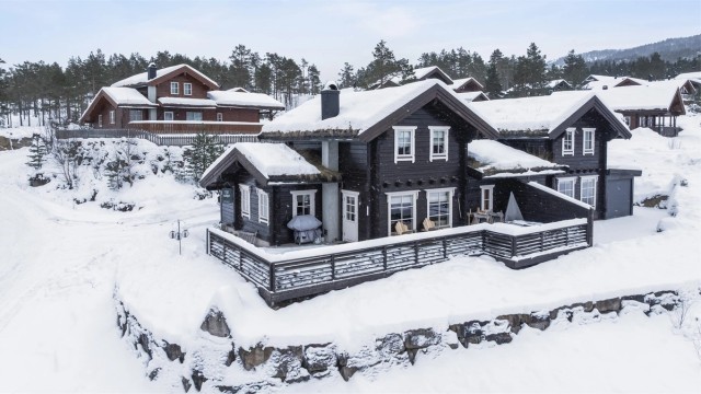 Velkommen til Krodalvegen 81 - Beliggende på Rådyrtoppen III