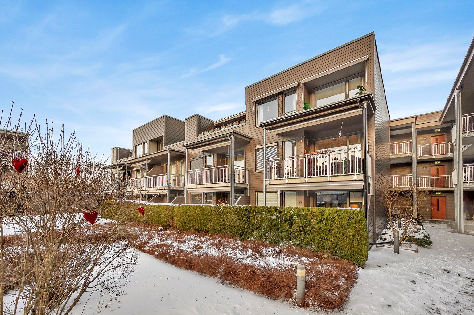 Eiendomsmegler Cecilie Muri har gleden av å ønske velkommen til en lekker 2-roms andelsleilighet med sentral beliggenhet på Vøyenenga