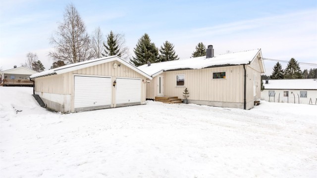 Betydelige oppgraderinger er utført, inkludert ny drenering og utbedring av deler av grunnmuren i 2024.