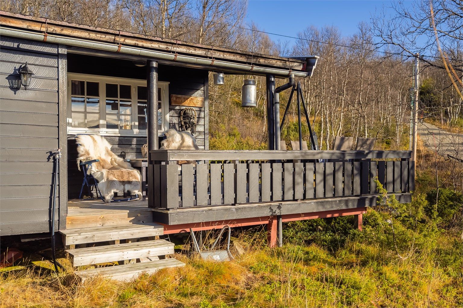Terrassen er delvis overbygd og vil oppleves som en fin forlengelse av stuen.
