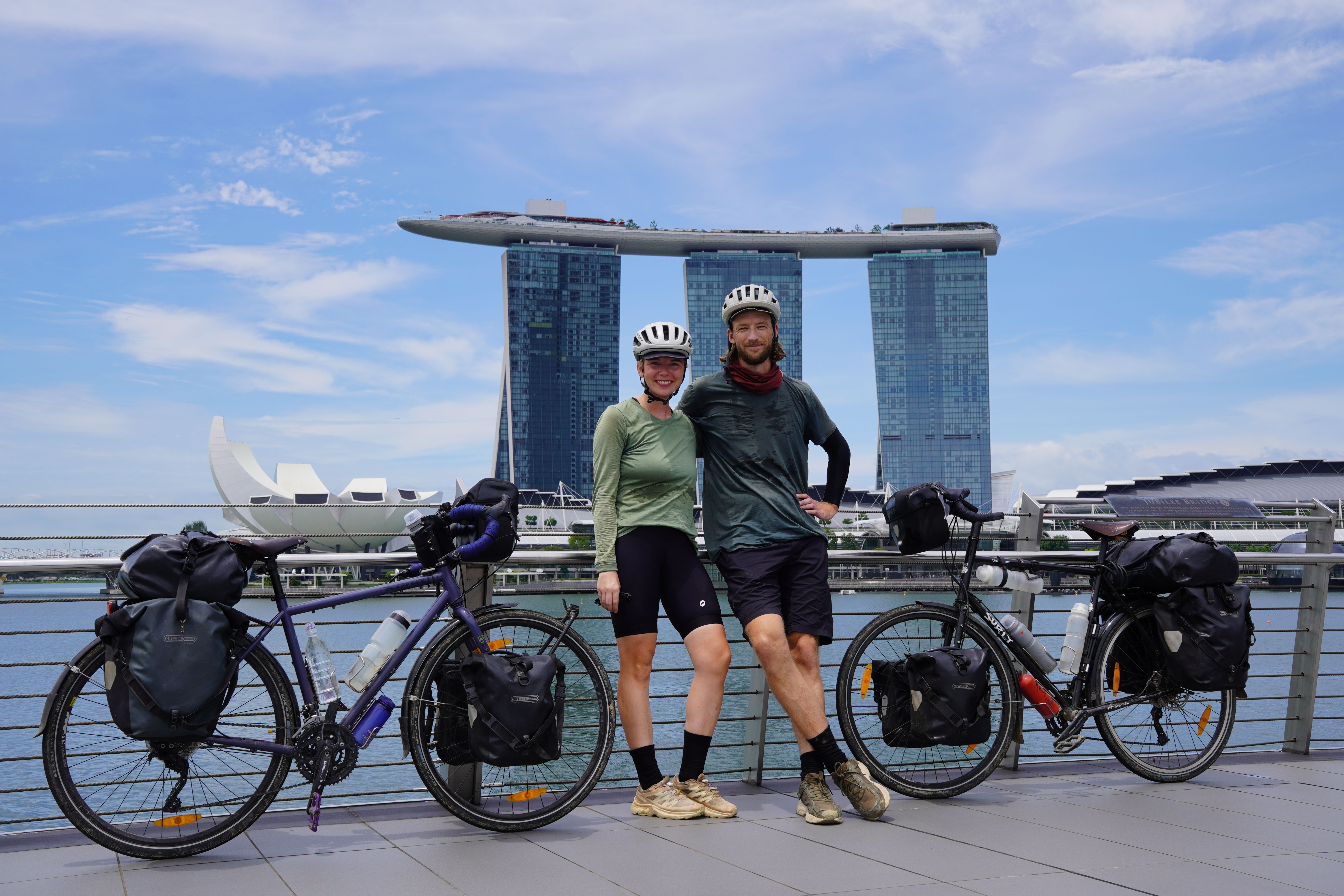 Sykkelturen er over. Lene og Matt har syklet fra Oslo til Singapore