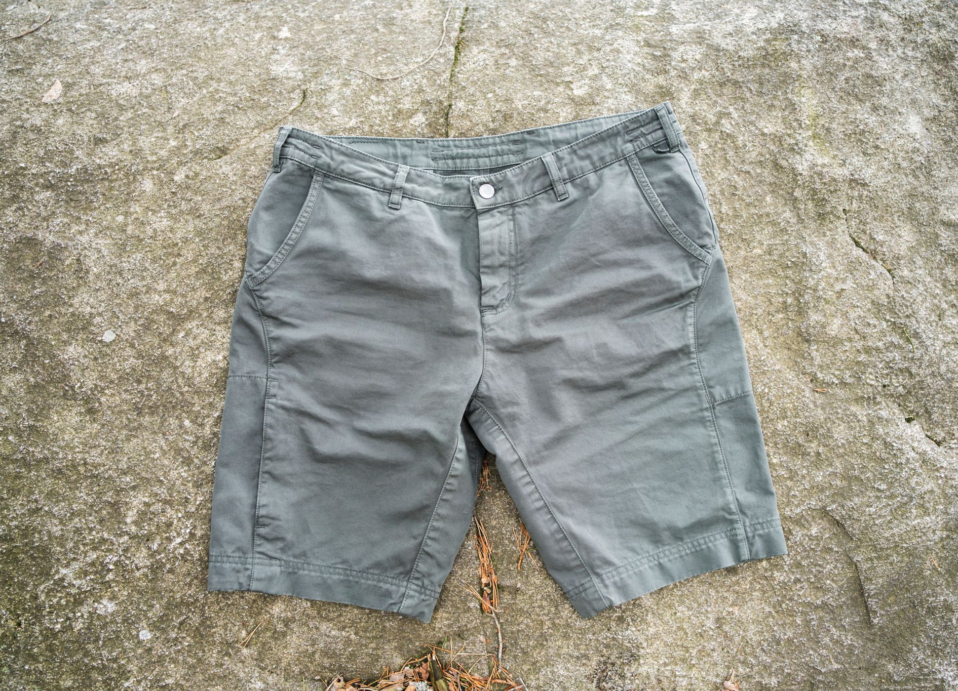 The shorts liggende