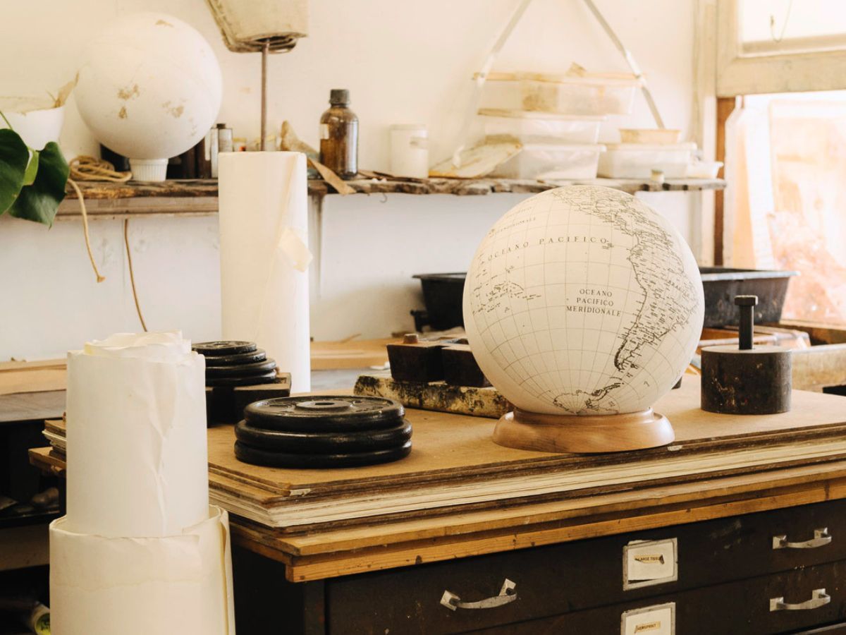 Why the Earth Has Seasons – A Globe Maker’s Perspective on Tilt, Light, and Time