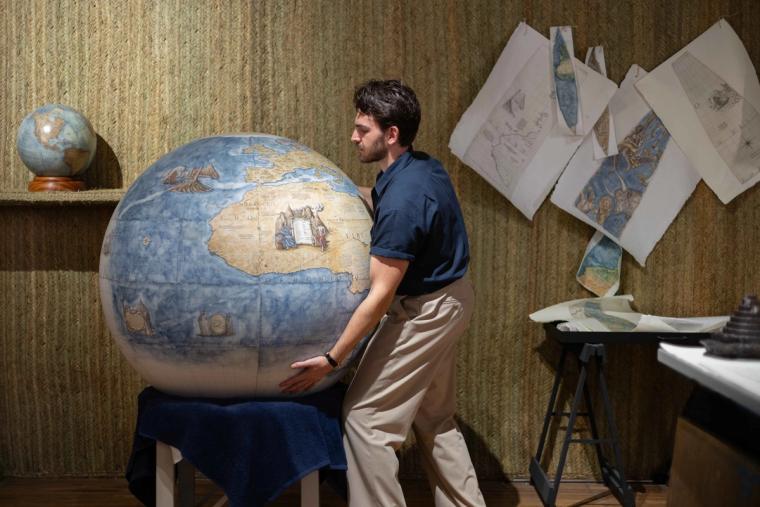 Leonardo Frigo and his 'Dante's Globe'