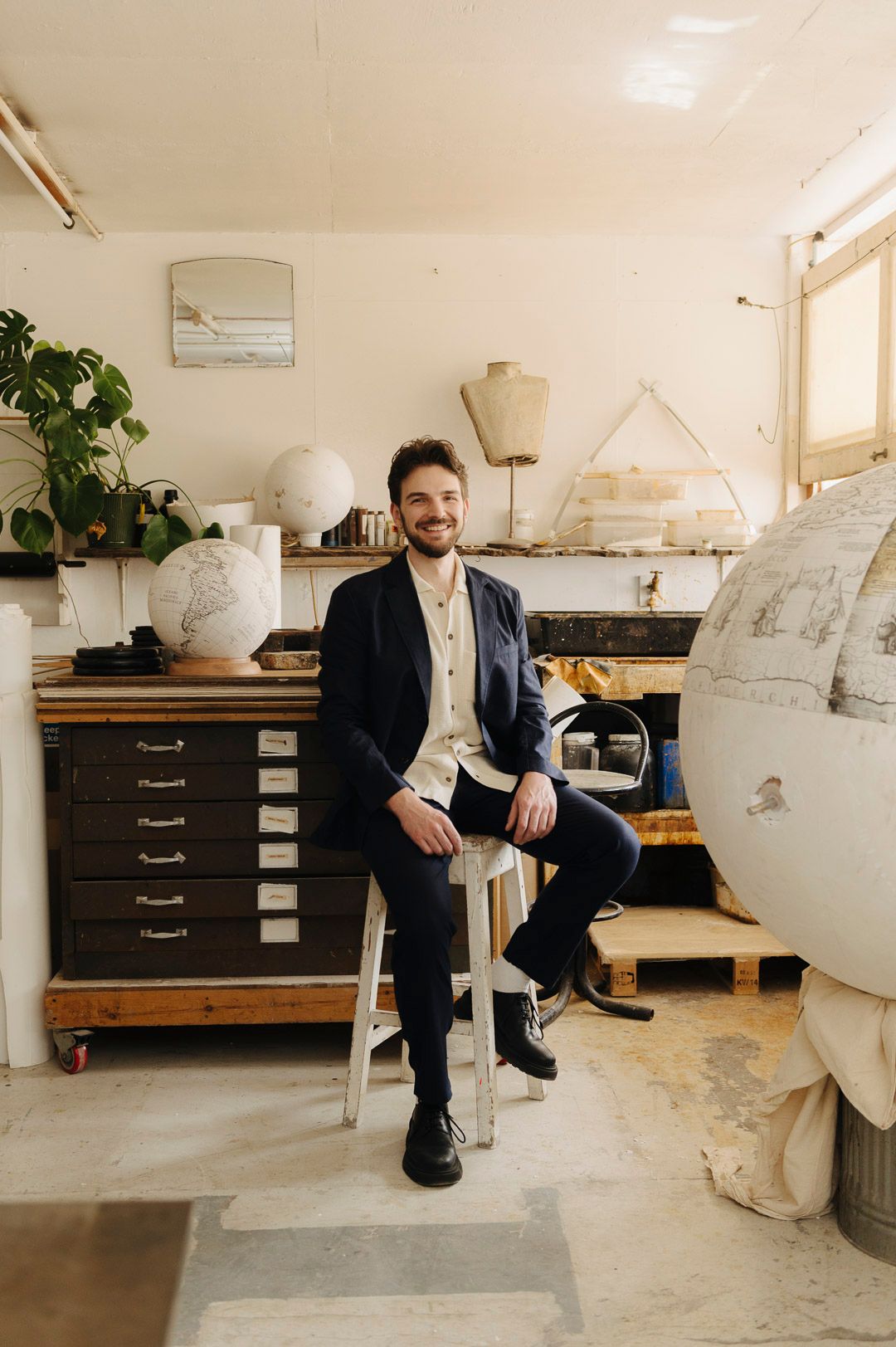 Reviving Renaissance Craft – A Day in the Life of a London Globe Maker