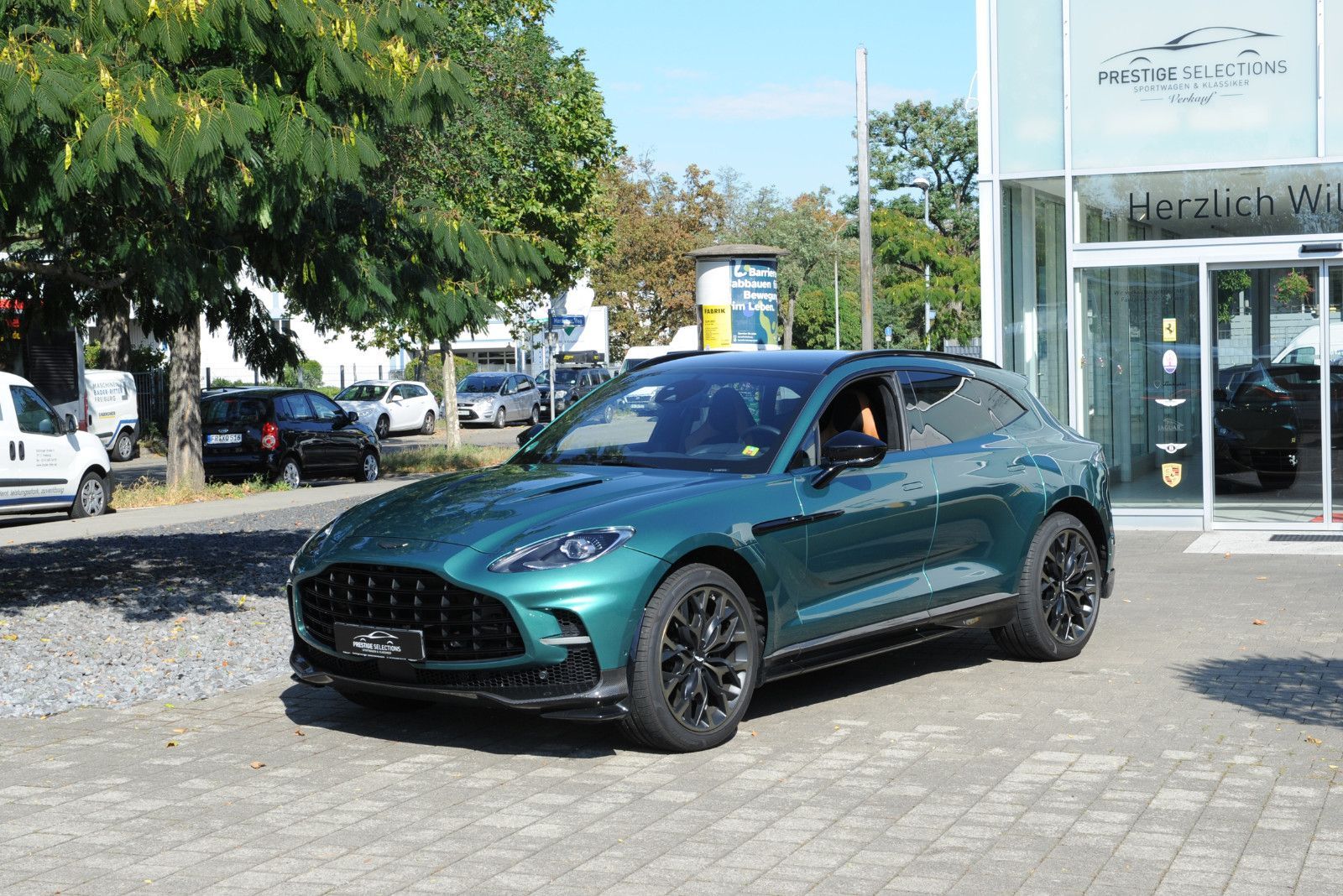 Aston Martin DBX