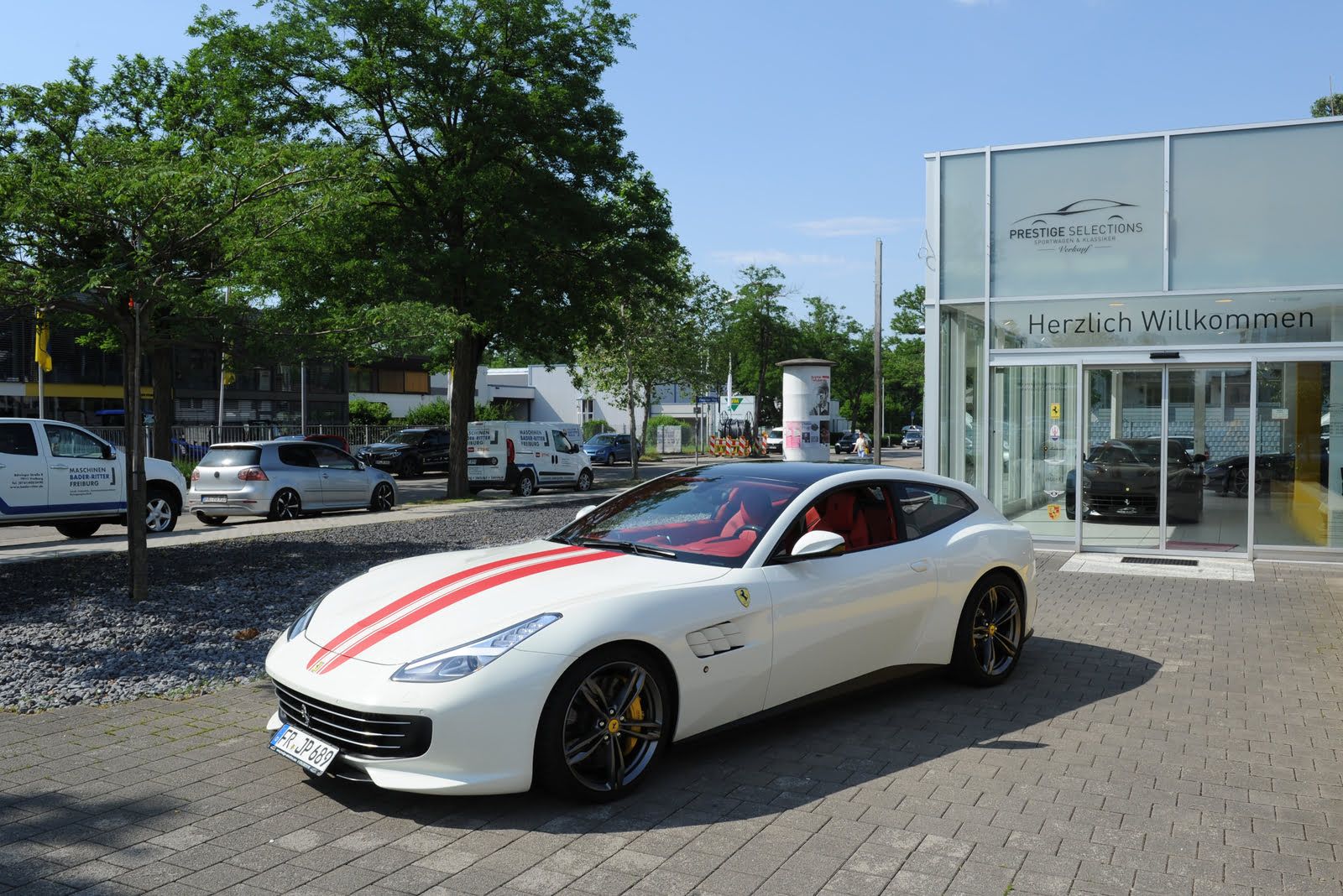 Ferrari Lusso V12