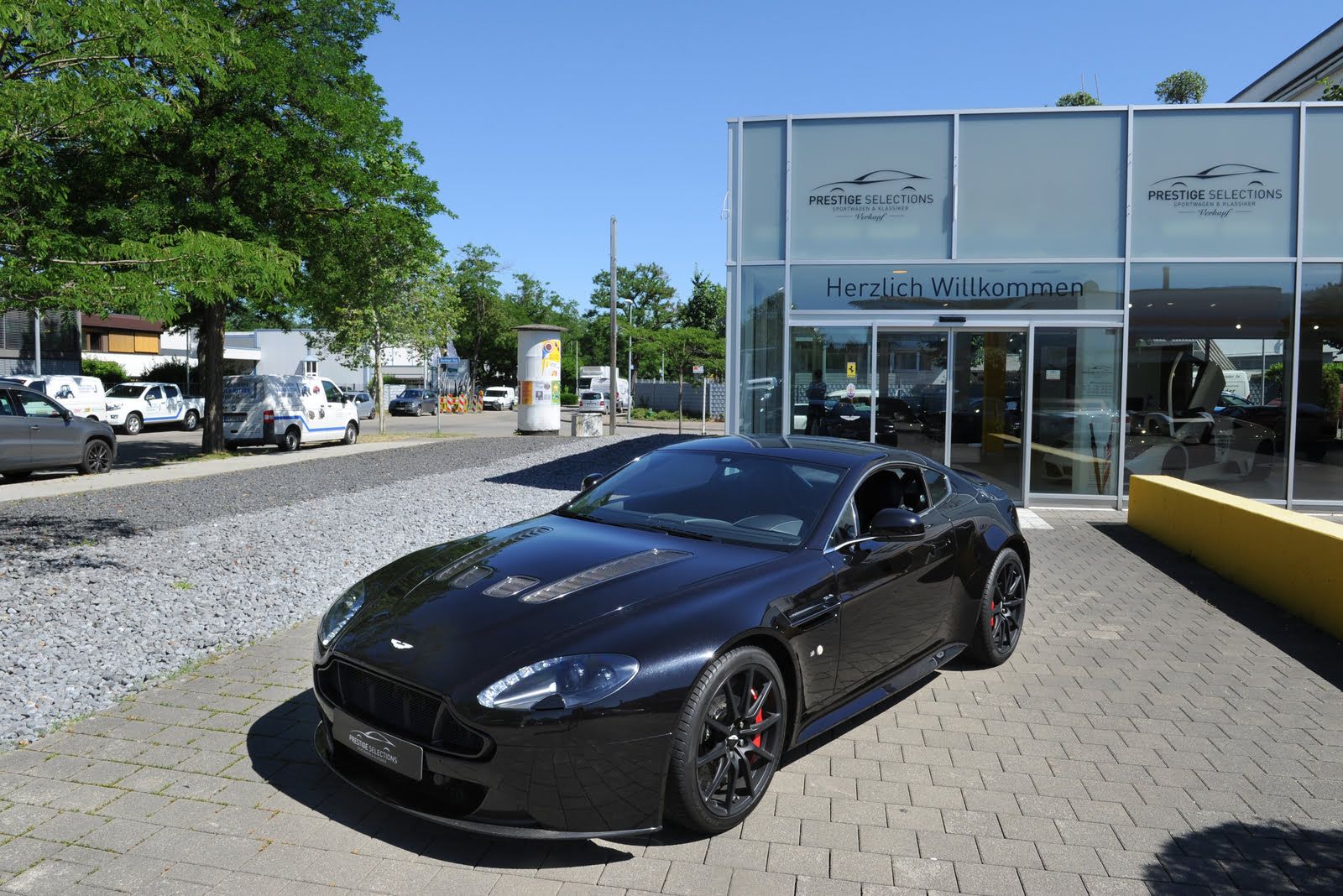 Aston Martin V12 S Vantage