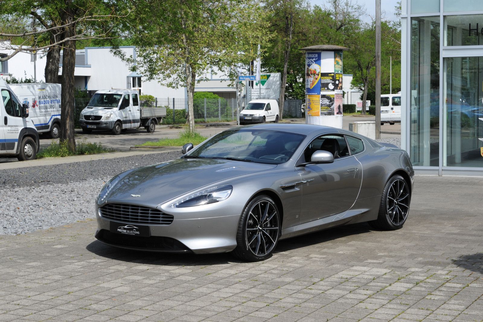Aston Martin DB9