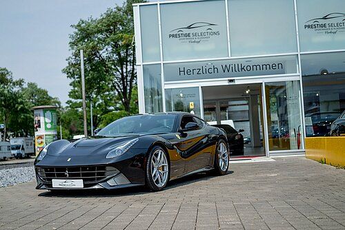 Ferrari F12
