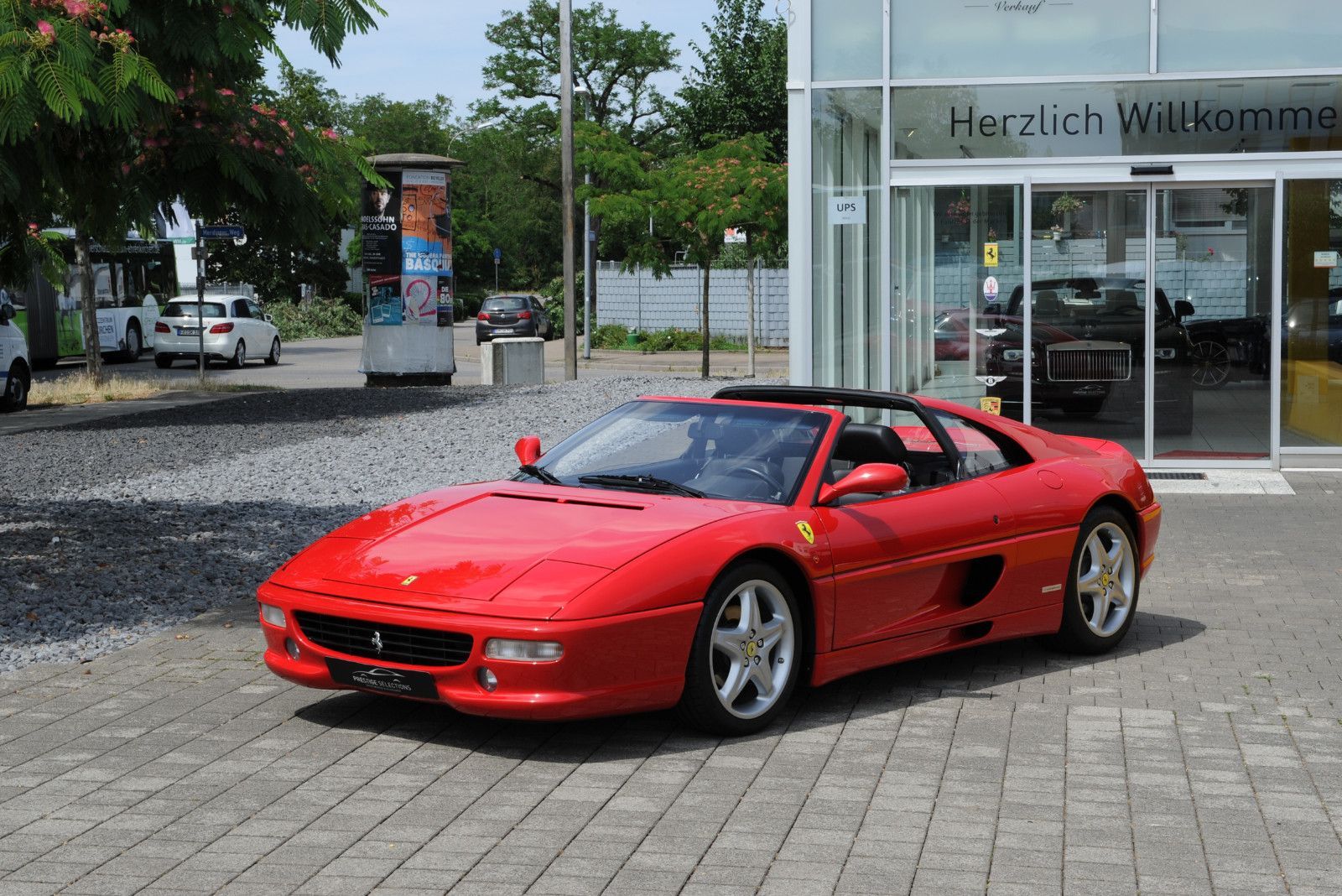Ferrari F355