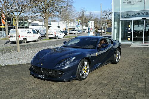 Ferrari 812