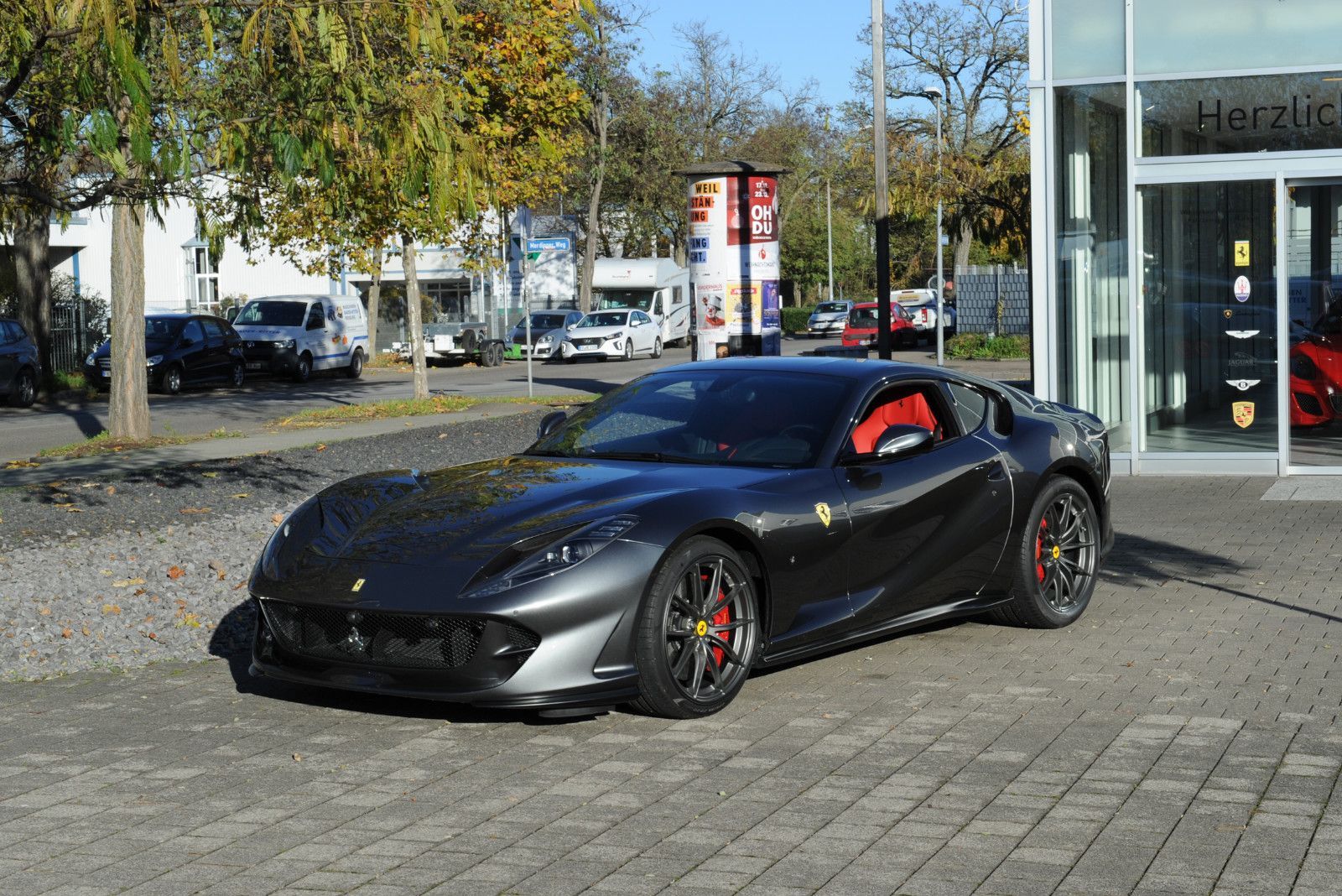 Ferrari 812