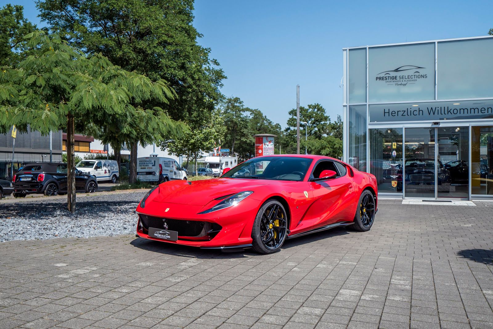Ferrari 812