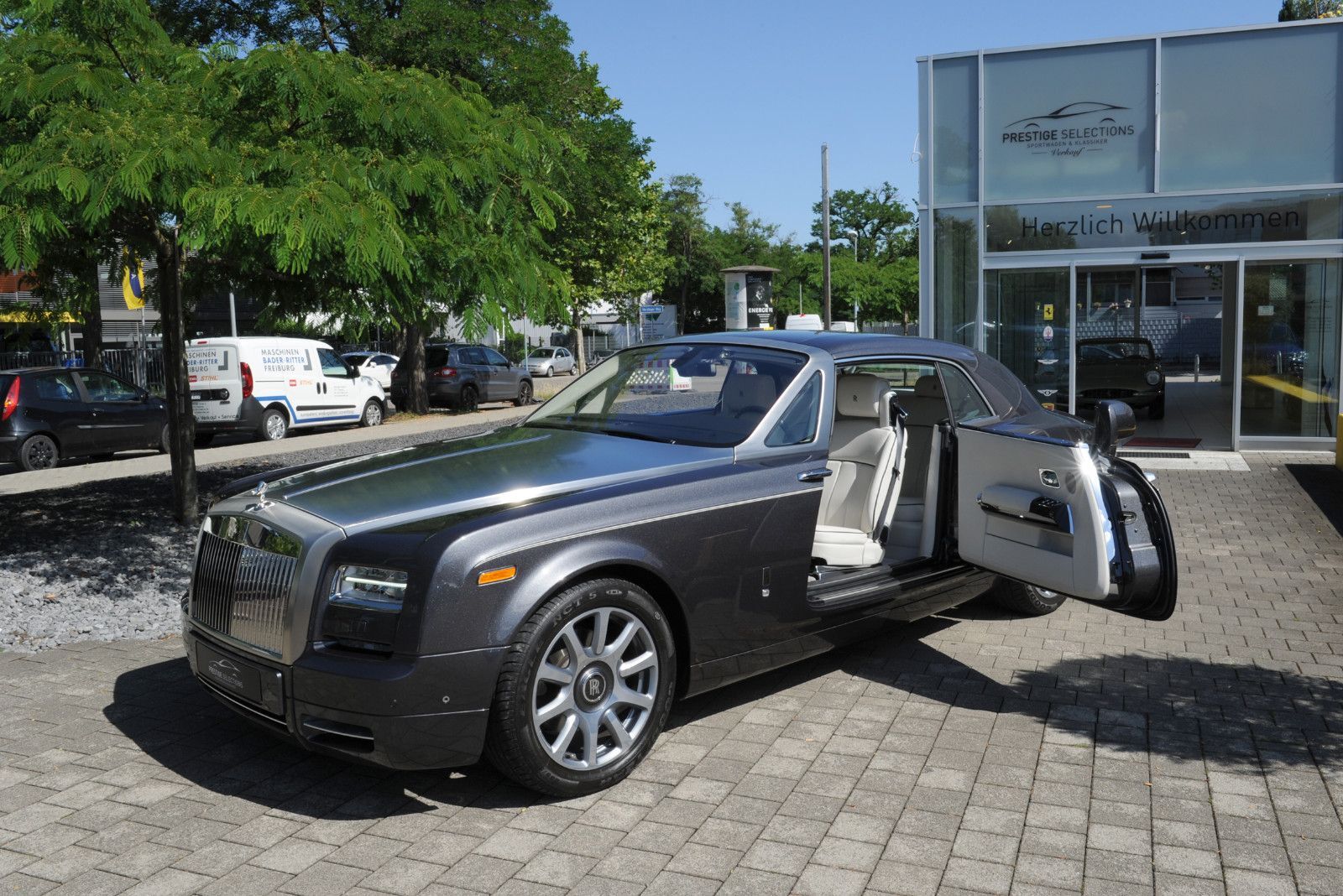 Rolls-Royce Phantom