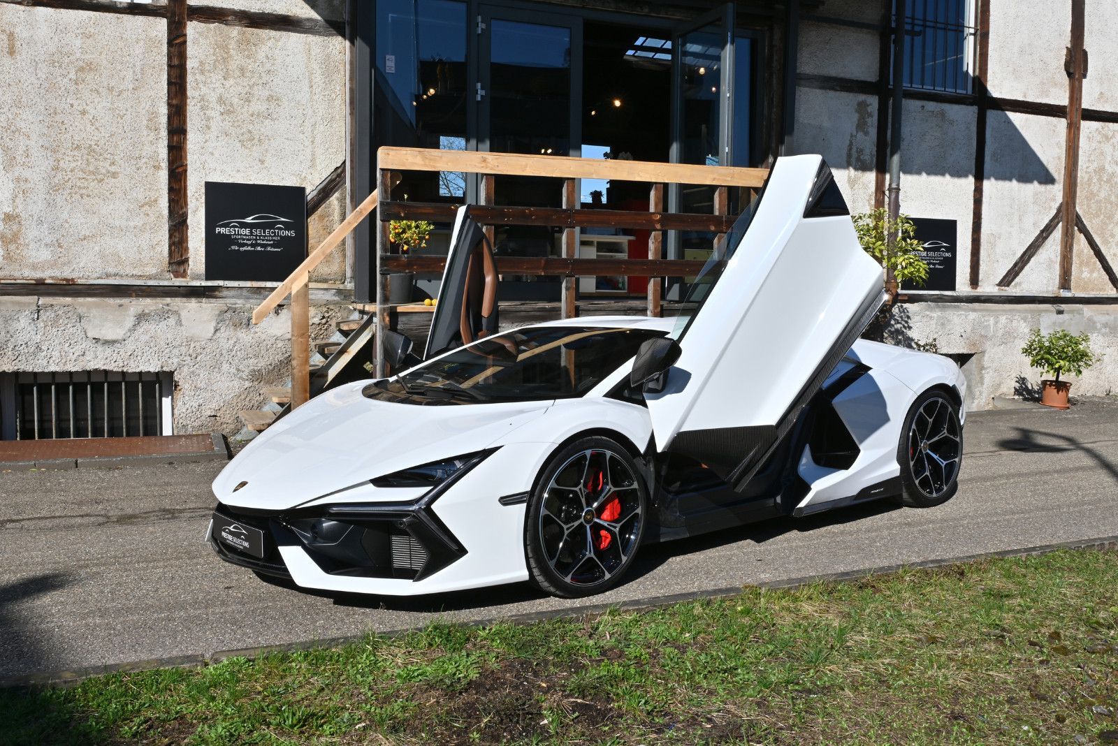 Lamborghini Revuelto