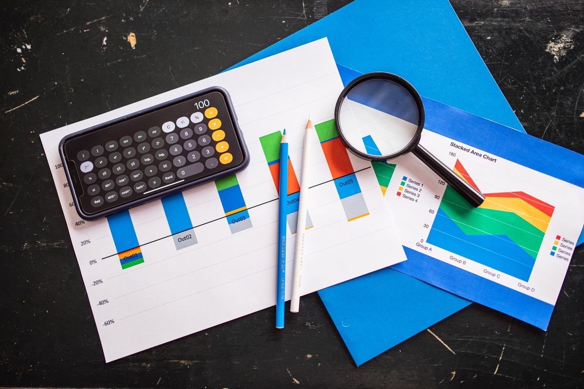 Grafik statistik dan analisis data keluaran Nusantara