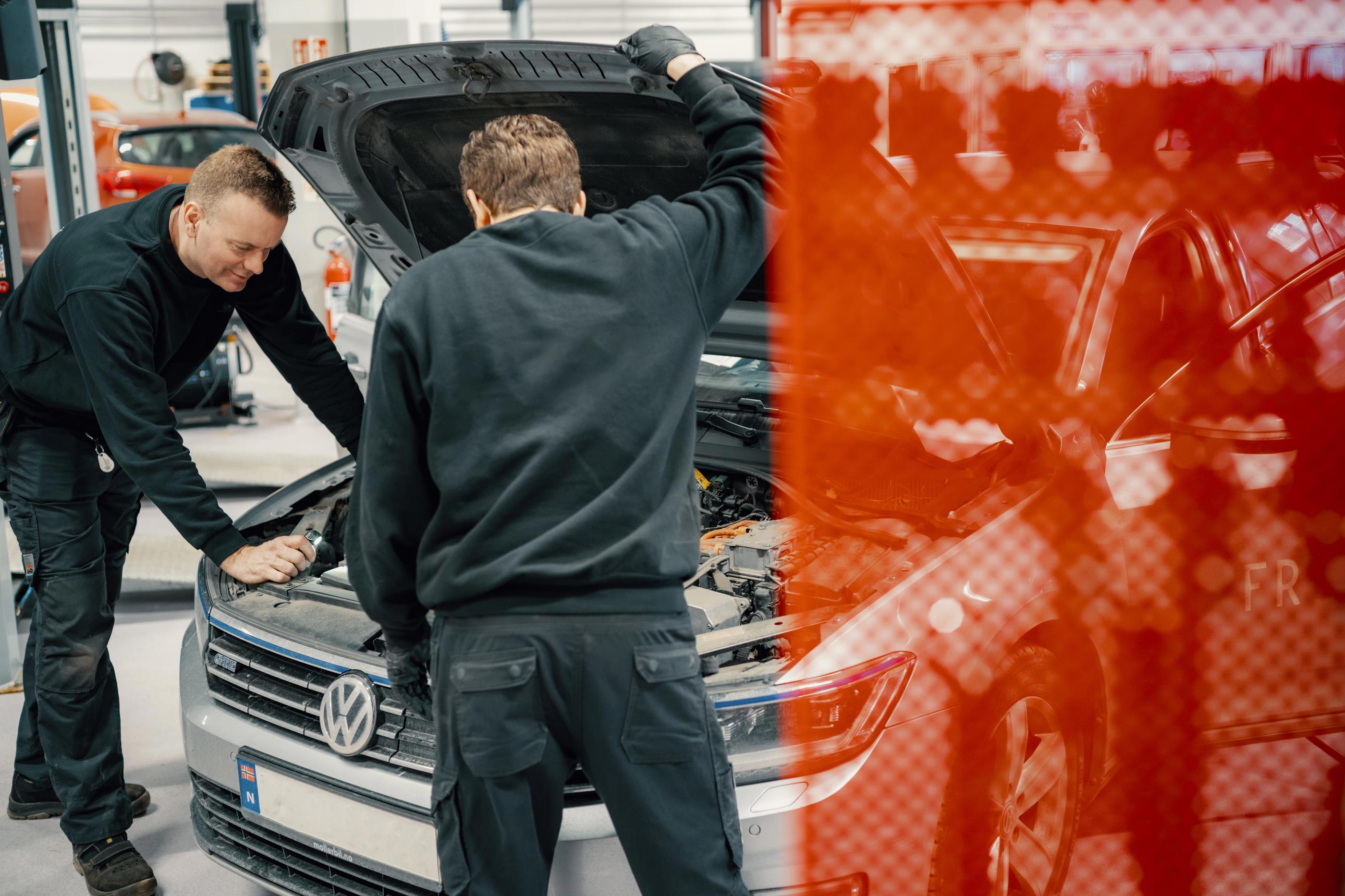 Lærling og fagveileder på bilverkstedet