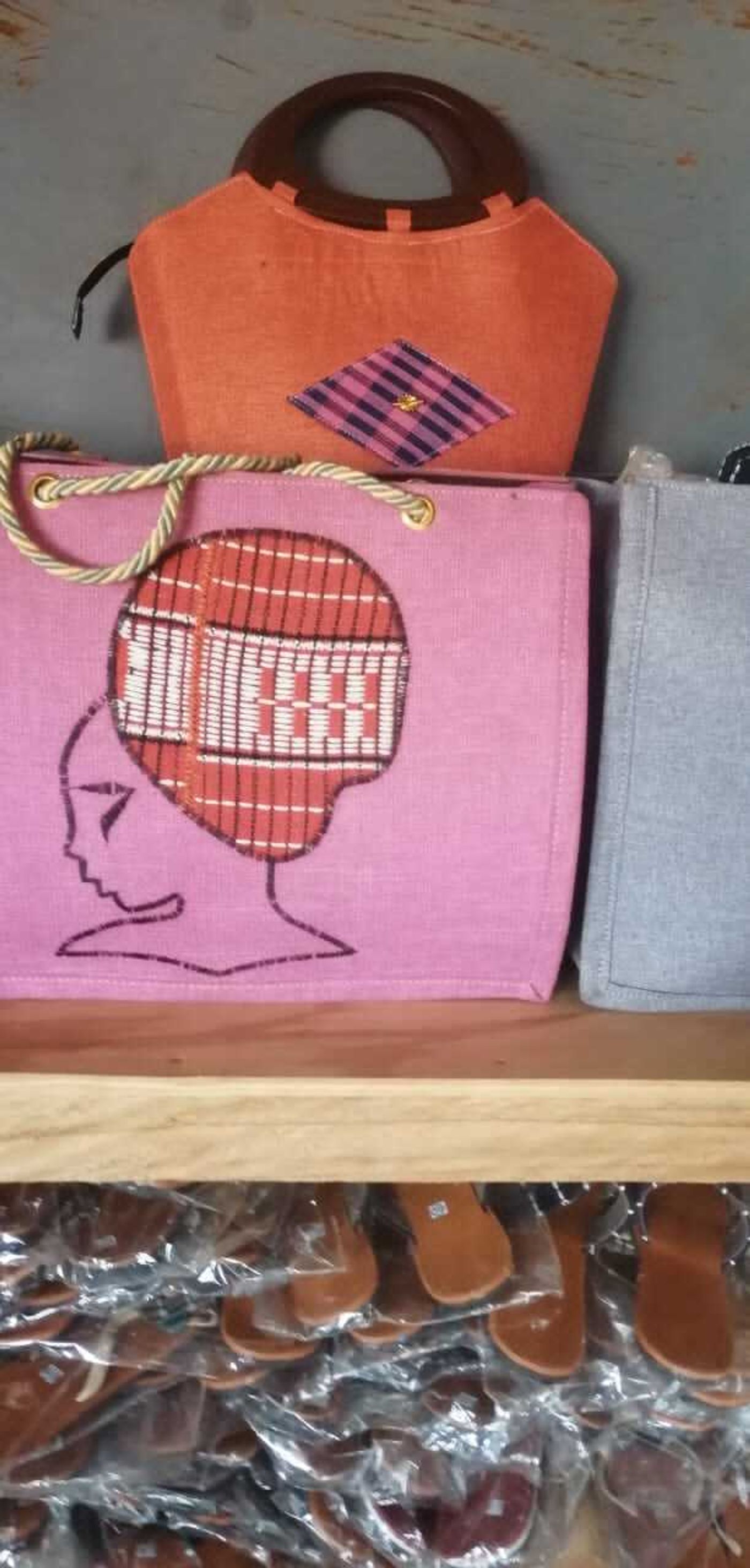 Sac en toile avec motif de femme et texte