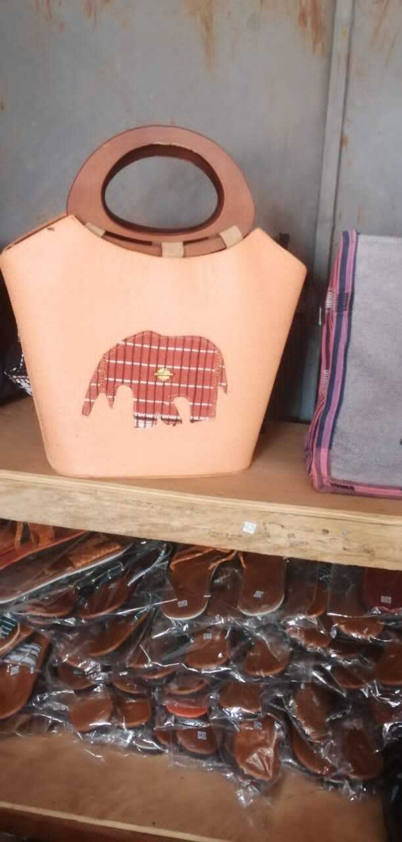 Sac à main en cuir avec motif d'éléphant